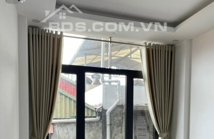 Bất động sản hot nhất tại Kim giang, sát cầu Dậu 30m2, 5 tầng, 4 tỷ